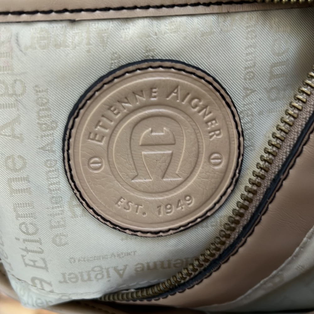 ETIENNE AIGNER Leather Purse Beige Genuine - Picture 6 of 6